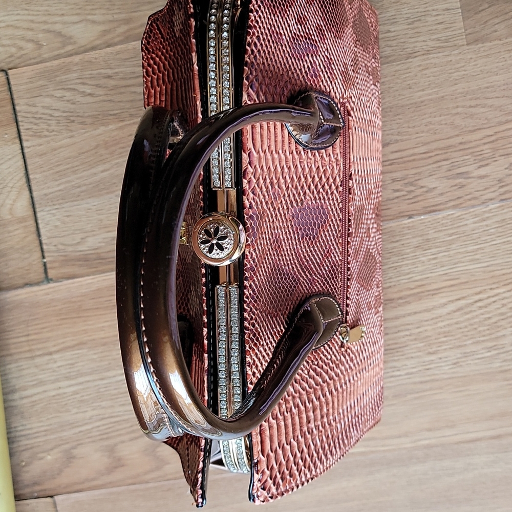 Purse - Picture 3 of 4
